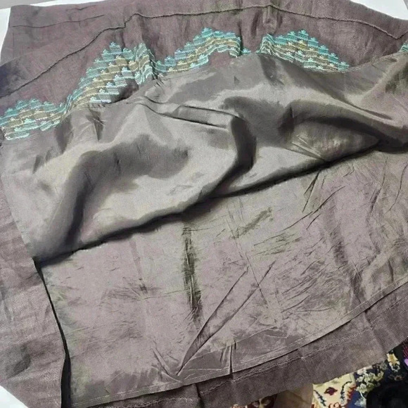 Loft Pleated 100% Linen Embroidered Skater Skirt size 10 - Picture 6 of 6